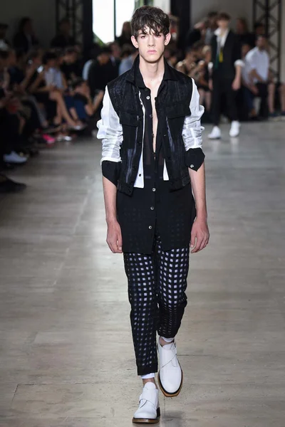 Look 2
